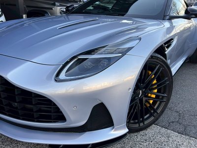 صورة 6 لـ 2025 Aston Martin DB12