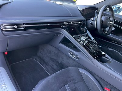 صورة مصغرة 45 لـ 2025 Aston Martin DB12