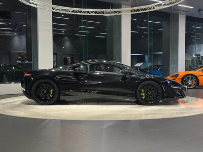 صورة 2 لـ 2023 Mclaren ARTURA