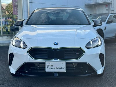 2025 BMW 1 SERIES photo 2