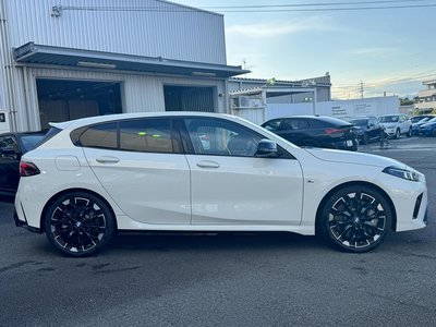 2025 BMW 1 SERIES photo 4