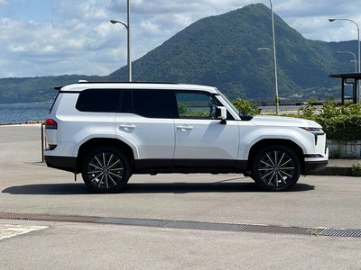2025 Lexus GX — фото 9