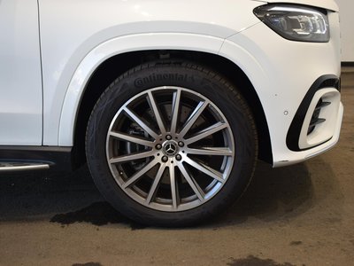 2025 Mercedes-BENZ GLS photo 6