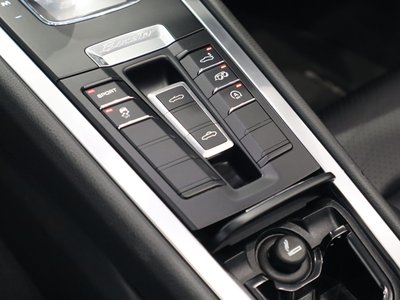 2015 Porsche BOXSTER thumbnail 32