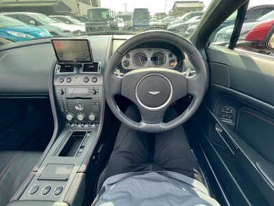 صورة 21 لـ 2010 Aston Martin V8 VANTAGE ROADSTER