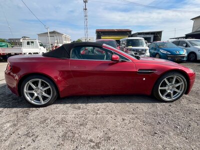 صورة 40 لـ 2010 Aston Martin V8 VANTAGE ROADSTER