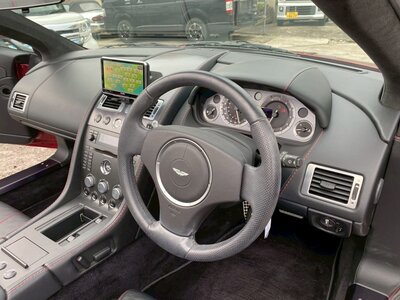 صورة 44 لـ 2010 Aston Martin V8 VANTAGE ROADSTER