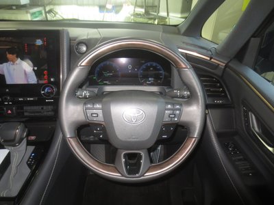 صورة 50 لـ 2024 Toyota ALPHARD