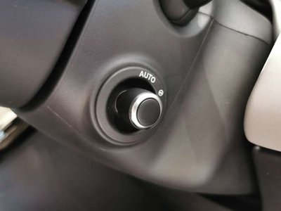 صورة 14 لـ 2025 LAND Rover RANGE ROVER EVOQUE