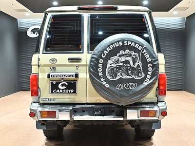 2015 Toyota LAND CRUISER 70 photo 4