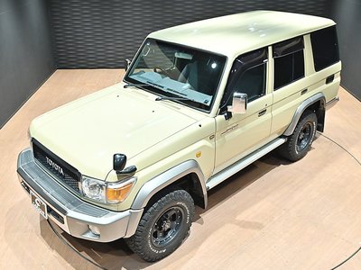 2015 Toyota LAND CRUISER 70 photo 7
