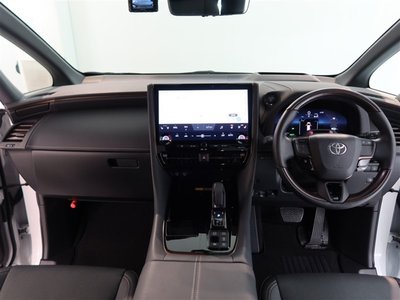 2023 Toyota ALPHARD photo 8