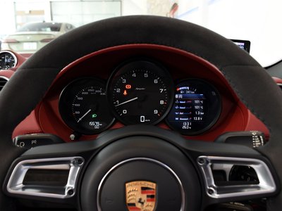 2021 Porsche 718 SPYDER photo 8