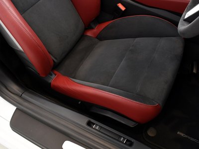 2021 Porsche 718 SPYDER photo 12