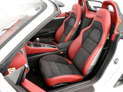 2021 Porsche 718 SPYDER thumbnail 19