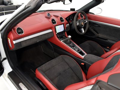 2021 Porsche 718 SPYDER thumbnail 17