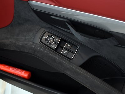 2021 Porsche 718 SPYDER photo 16