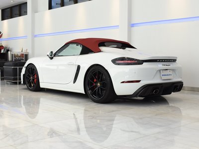2021 Porsche 718 SPYDER photo 4