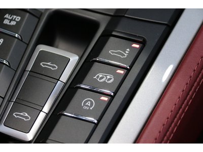 2020 Porsche 718 SPYDER 照片 33