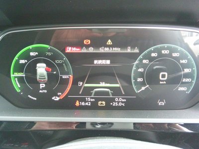 2025 AUDI Q8 SPORTBACK E-TRON — фото 12