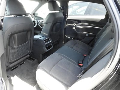 2025 AUDI Q8 SPORTBACK E-TRON — миниатюра 26