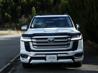 صورة 2 لـ 2023 Toyota LAND CRUISER 300