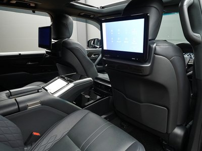 2023 Lexus LX photo 10