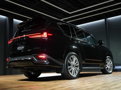 2023 Lexus LX thumbnail 26