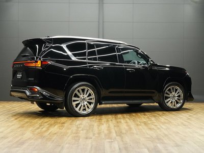 2023 Lexus LX photo 16