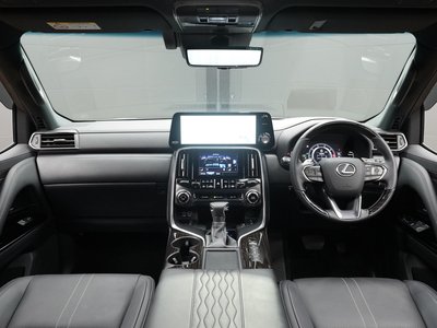 2023 Lexus LX photo 5