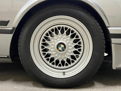 صورة 31 لـ 1989 BMW 6 SERIES