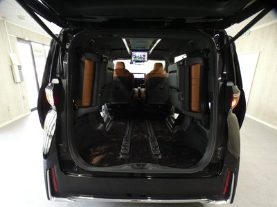 صورة 11 لـ 2023 Toyota VELLFIRE