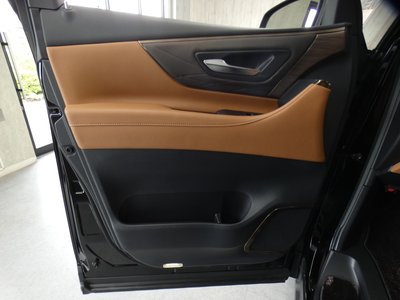 صورة 36 لـ 2023 Toyota VELLFIRE