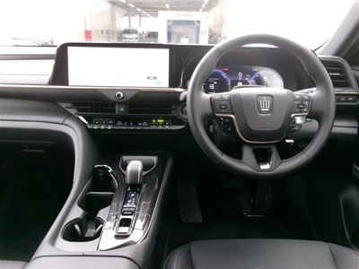 2025 Toyota CROWN SPORT — миниатюра 2