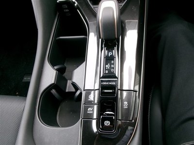 2025 Toyota CROWN SPORT — миниатюра 23
