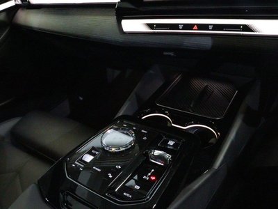 2024 BMW 5 SERIES TOURING 照片 30