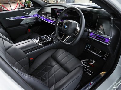 2023 BMW 7 SERIES photo 4