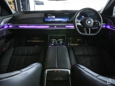 2023 BMW 7 SERIES photo 3