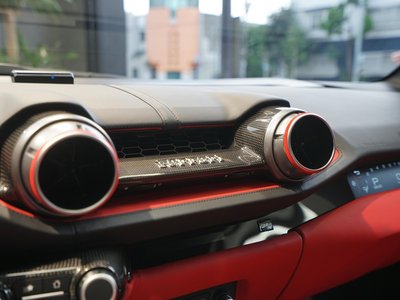 صورة 17 لـ 2018 Ferrari 812 SUPERFAST