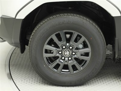 صورة 31 لـ 2025 Toyota LAND CRUISER 250