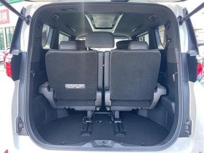 2023 Toyota ALPHARD — фото 13
