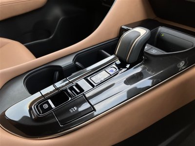 صورة 7 لـ 2024 Toyota CROWN SPORT