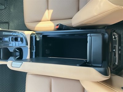 صورة 15 لـ 2024 Toyota CROWN SPORT