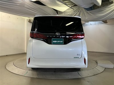 2024 Toyota ALPHARD — фото 8