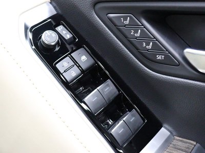 2025 Toyota LAND CRUISER 300 thumbnail 76