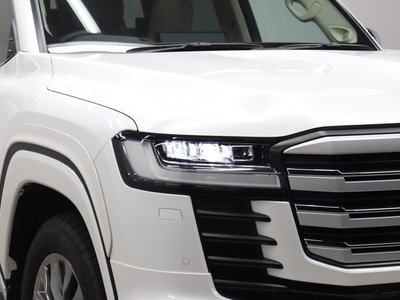 2025 Toyota LAND CRUISER 300 thumbnail 19
