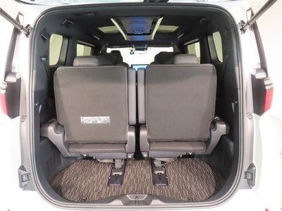 2023 Toyota ALPHARD — фото 30