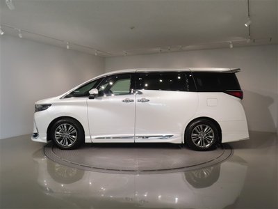 2023 Toyota ALPHARD — фото 2