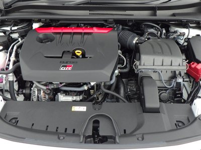 صورة 15 لـ 2025 Toyota GR COROLLA