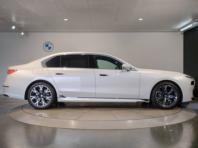 2024 BMW 7 SERIES photo 7